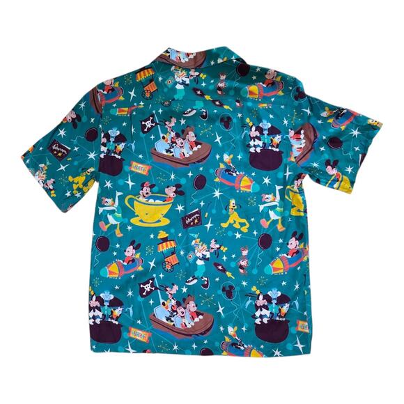 Disney Shirt Mens Small Teal Button Up Mickey And Friends Play In The Park NWT - Picture 2 of 6